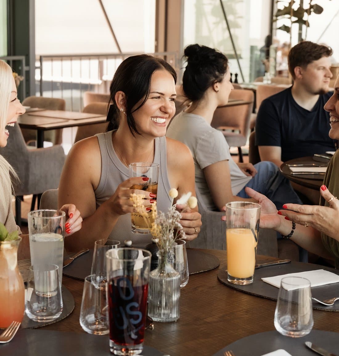 Mittagsrunde im Gasthaus: gemeinsames Essen, das steuerfrei ankommt